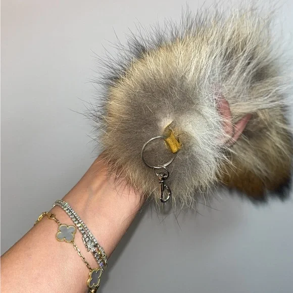 Real fox tail Fur Keychain Accessory - Picture 5 of 5